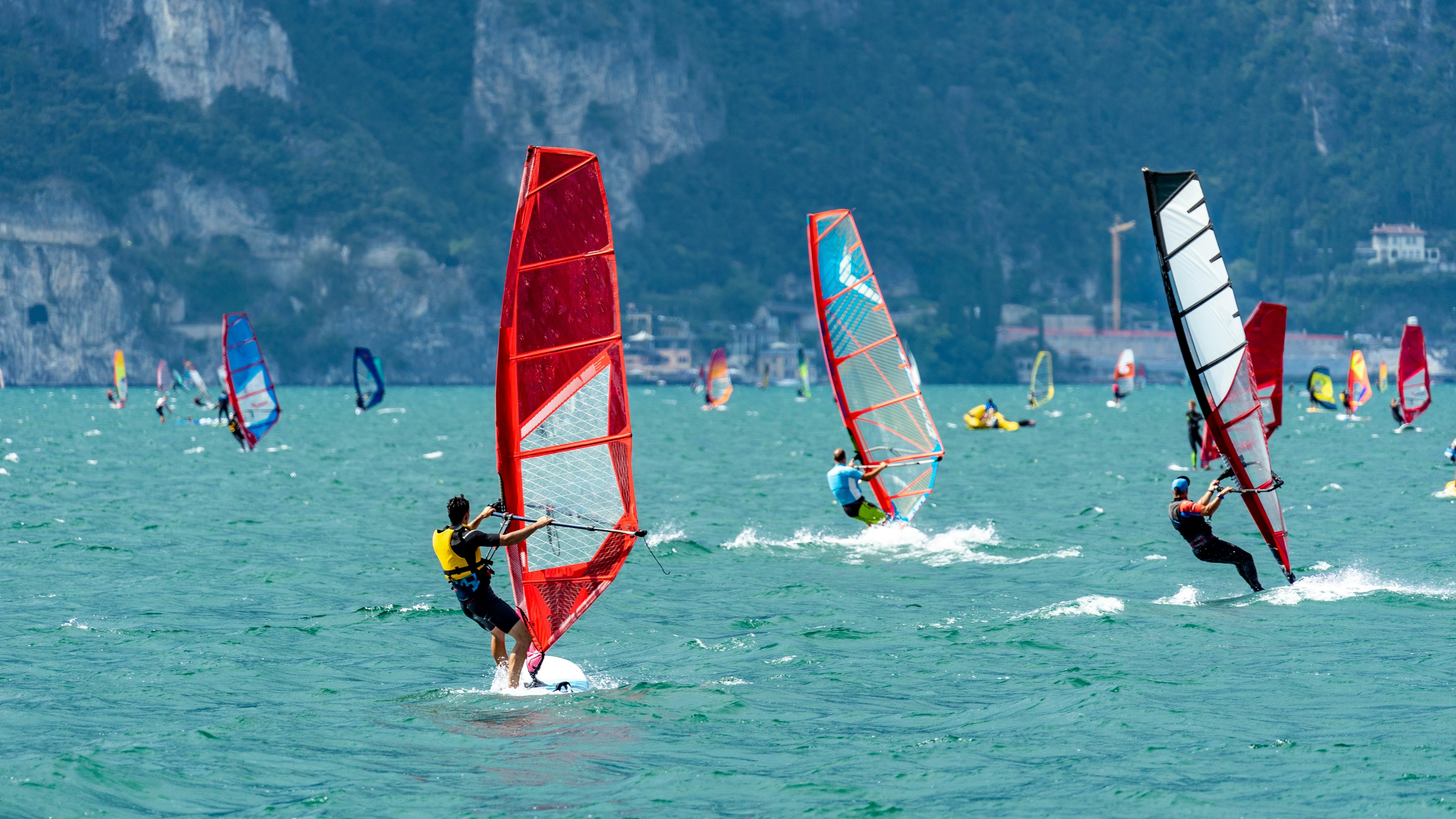 Lake Garda near Torbole in the north: Perfect wind for windsurfers